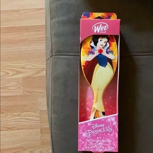 Disney Wet brush